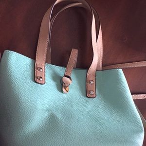 Mint Blue handbag with shoulder strap